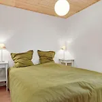 2 Bedroom Lovely In