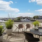 2 Bedroom Lovely In גרנה