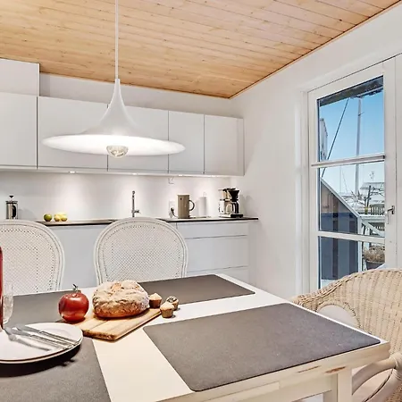 2 Bedroom Lovely In *