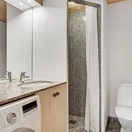 2 Bedroom Lovely In